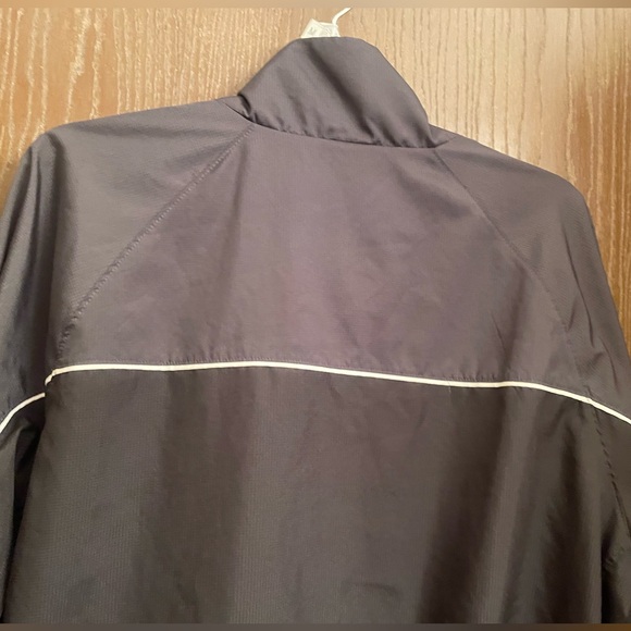 Nike Lightweight Running Jacket Full Zip Windbreaker Grey,Black,White Womens M - Picture 14 of 14